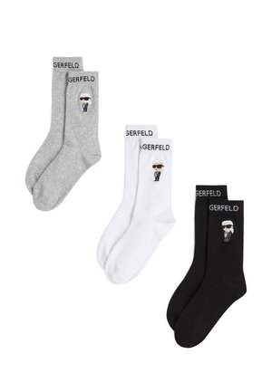 Drei Paar Crew-Socken aus grauem, weißem und schwarzem Material, jeweils mit einem Cartoon-Logo und dem Text "GERFELD" am Bündchen.