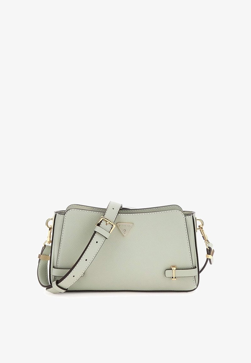 Borsa a tracolla in pelle verde strutturata con hardware dorato, tracolla regolabile, accento con logo triangolare e bordi neri a contrasto.