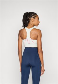 adidas Performance BER25 BRA - Sport-bh met medium support - crystal jade