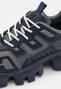 Steve Madden PRIZE-K - Tenisice - navy/grey