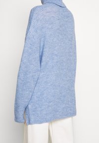 Even&Odd Stickad tröja - mottled light blue