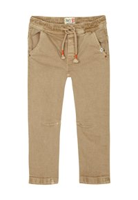 Beige katoenen broek met een trekkoord in de taille, voorzakken, versleten knieaccenten en opgerolde hemden. Gladde textuur met een casual ontwerp.