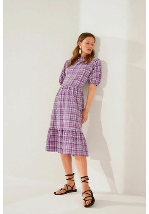 C A Premium Kleider Online Entdecke Dein Neues Kleid Zalando 