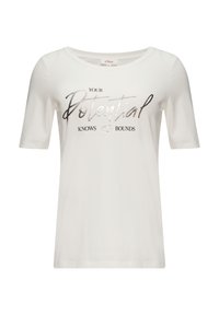 Witte t-shirt met een ronde hals en korte mouwen. Bevat metallic zilveren tekst die zegt "JOUW POTENTIE KENT GEEN BEPERKINGEN." Zacht katoenmateriaal.