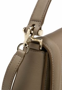 BOSS ARIELL SHOUD - Handväska - open brown seven