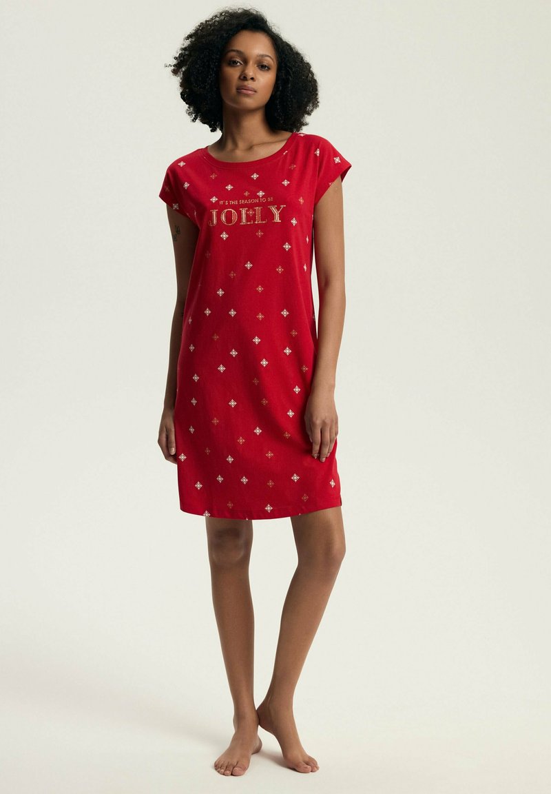 Czerwona nocna koszula z krótkimi rękawami, z złotym napisem "JOLLY" i motywami diamentów. Miękka tkanina, luźny krój, długość do kolan.
