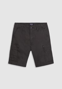 Short cargo noir avec fermeture par bouton et zip, passants de ceinture, poches avant et poches latérales à rabat, présenté à plat sur fond clair.