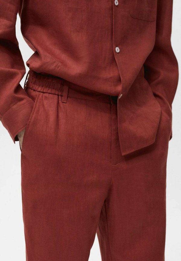 WITH ELASTIC WAISTBAND - Trousers - bordeaux2