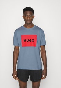 HUGO DULIVE - T-shirt estampada - bright blue