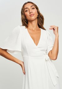 TUSSAH PENN - Denné šaty - white