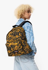 Eastpak DAY PAK'R - Zaino - volcamo yellow