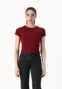 Gina Tricot - BASIC TIGHT - T-shirt basic - dark red Miniatuurafbeelding 1