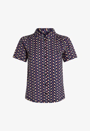 Kurzarmhemd in Marineblau mit einem geometrischen Muster aus Quadraten in Rot, Grün und Creme. Button-Down-Kragen und Vorderpasse mit Knopfleiste.