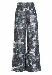 Hlače širokih nogavica tamnog cvjetnog uzorka u nijansama tirkizne i sive, s teksturiranim materijalom i dva stražnja džepa.