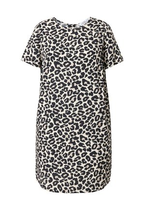 Kjole med leopardmønster, korte ærmer, rund halsudskæring og en afslappet pasform. Stoffet har en beige bund med sorte pletter over det hele.