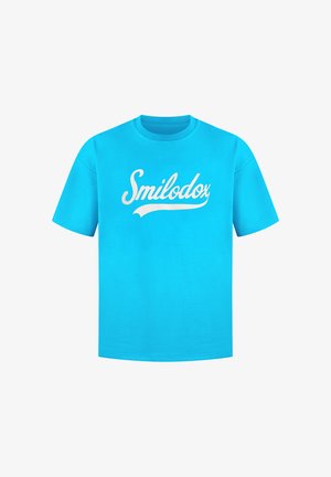 Turkusowa bawełniana koszulka z krótkim rękawem z białym kursywnym logo "Smilodox" na przodzie. Klasyczny fason z okrągłym dekoltem.
