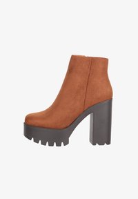 Seleccionado, camel london