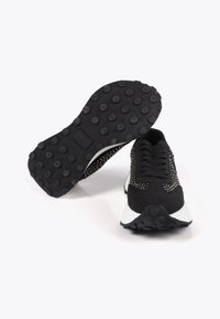 LOLA CASADEMUNT Matalavartiset tennarit - black