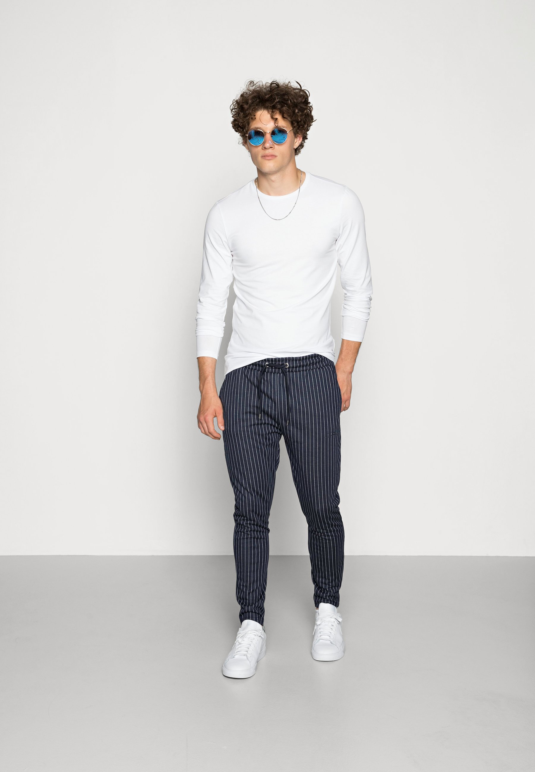 Herrer ONSBASIC SLIM TEE - Langærmede T-shirts Herrer ONSBASIC SLIM TEE - Langærmede T-shirts