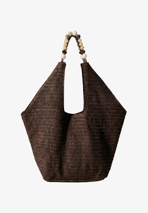 Bolso tote tejido marrón con amplia abertura y asa decorada con cuentas redondas alternas en blanco, beige y marrón.