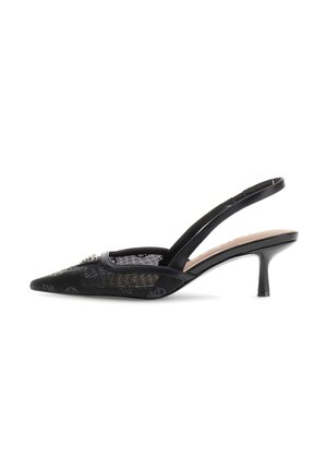 Zwarte slingback schoen met spitse neus, mesh-detail, lage kittenheel en decoratieve versiering op het bovenwerk.