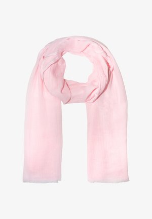 Leichtes, hellrosa Tuch locker geschlungen mit weicher Textur und subtiler Glanz auf weißem Hintergrund.