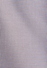 Textiel met een symmetrisch geometrisch patroon in bruin en wit, met kleine zigzagvormen, met een gestructureerd stoffen oppervlak.