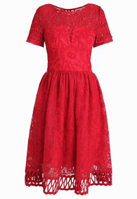 Rotes Spitzenkleid mit kurzen Ärmeln, tailliertem Oberteil, tiefem V-Ausschnitt und schwingendem Rock mit einem gemusterten Cut-out-Saum.