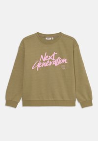 Olivgrön sweatshirt i bomullsblandning med en rosa grafisk text "Next Generation" på framsidan, med ribbade muddar och fåll.