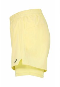 Gele atletische shorts met ingebouwde compressielaag, elastische tailleband, klein zwart "R"-logo nabij de zoom en geperforeerd zijpaneel.