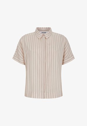 Blúzka s krátkym rukávom a golierom z jemnej ružovej látky s vertikálnymi pruhmi v tmavo hnedej farbe. Má zapínanie na gombík vpredu a voľný strih.