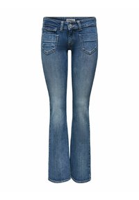 Jeans évasés en denim bleu moyen avec une texture lavée, dotés d'une fermeture à bouton, de passants de ceinture et de poches arrière avec des rabats inclinés.