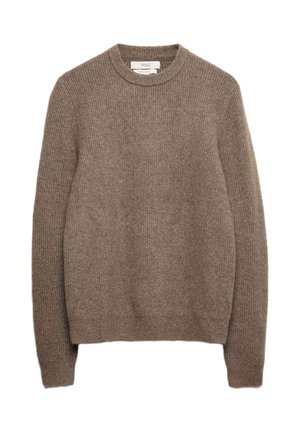 Suéter de lana marrón con textura acanalada, cuello redondo y mangas largas, con un corte holgado y sutiles detalles de costura.