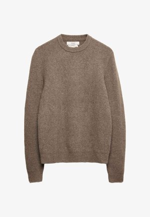 Suéter de lana marrón con textura acanalada, cuello redondo y mangas largas, con un corte holgado y sutiles detalles de costura.