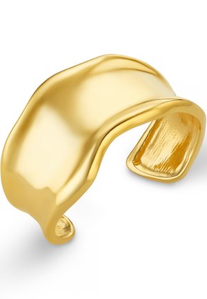 Pulsera rígida de tono dorado con un diseño suave y ondulado. Presenta un exterior brillante y un interior texturizado. Abierta en los extremos para un ajuste ajustable.