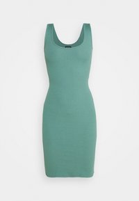 Robe sans manches côtelée couleur sarcelle. Elle présente un décolleté arrondi et une silhouette ajustée, longueur genou avec une texture lisse.