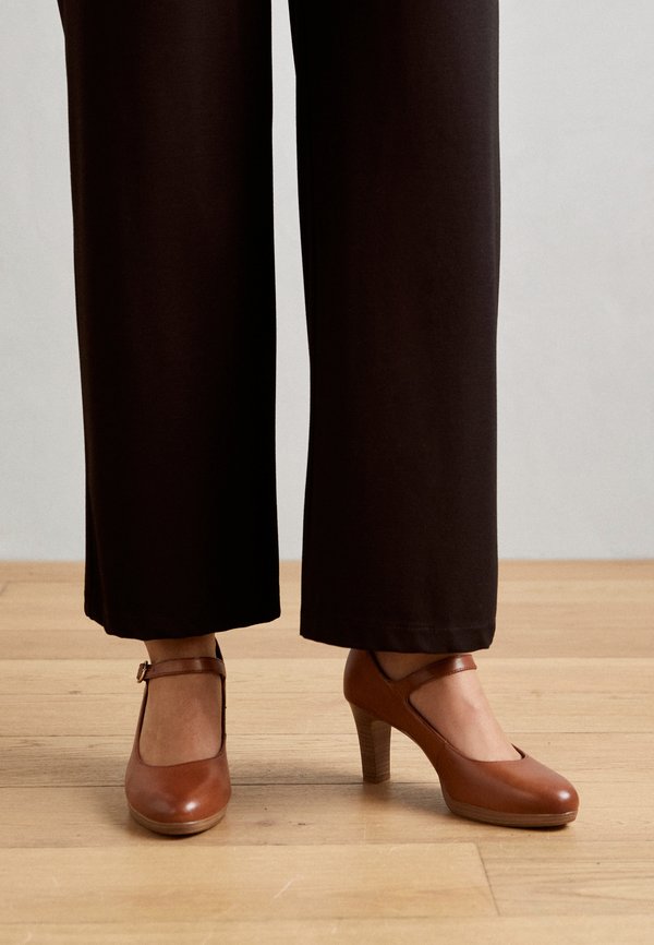 Platform heels - muscat2