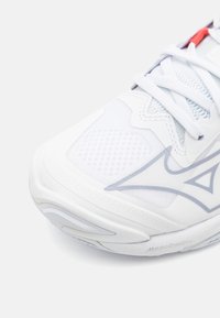 Mizuno WAVE LIGHTNING Z8 - Scarpe da pallavolo - white/aleutian/cloud pink