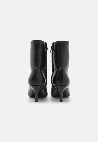 Iro JOLIMET - Klasiski puszābaki - glossy black