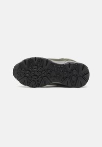 Geox MAGNETAR - Chaussures premiers pas - dark green/light orange