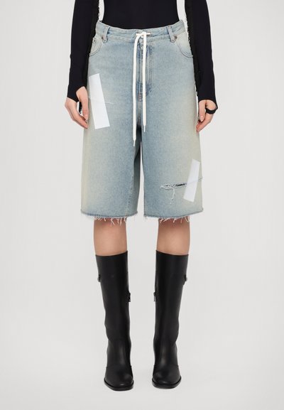 MM6 Maison Margiela Džínové kraťasy - light blue