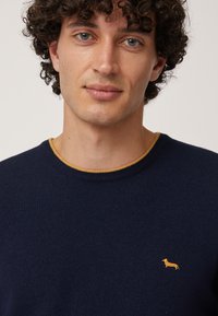 Harmont & Blaine GIROCOLLO CON LOGO - Maglione - blu scuro