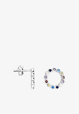Boucles d'oreilles en argent avec un design circulaire orné de pierres multicolores, y compris bleu, violet et jaune, montées dans un cadre en métal lisse.