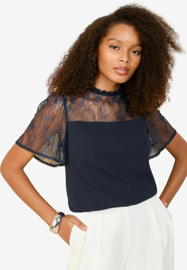 REGULAR FIT - YOKE FLUTTER SLEEVE - Bluse