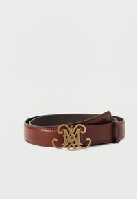 Bruine leren riem met een gouden metalen gesp met een decoratief verweven monogramontwerp. Gladde textuur met een strakke afwerking.