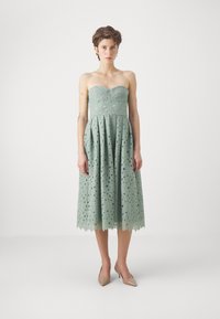 Swing - MIDI LENGTH CORSAGE DRESS - Cocktailkjole - soft green Miniatyrbilde 1