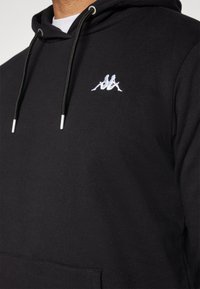 Kappa HOODED SWEATSHIRT SMALL LOGO - Džemperis su gobtuvu - caviar