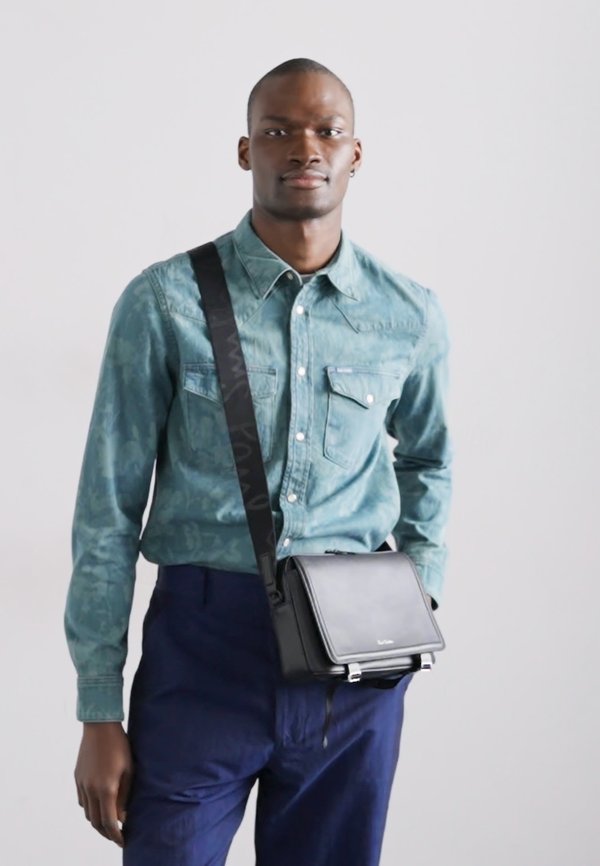 MESSENGER UNISEX - Cross body bag2