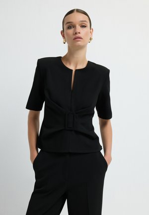 SHORT SLEEVE WITH BUCKLE DETAIL - Bluse - black