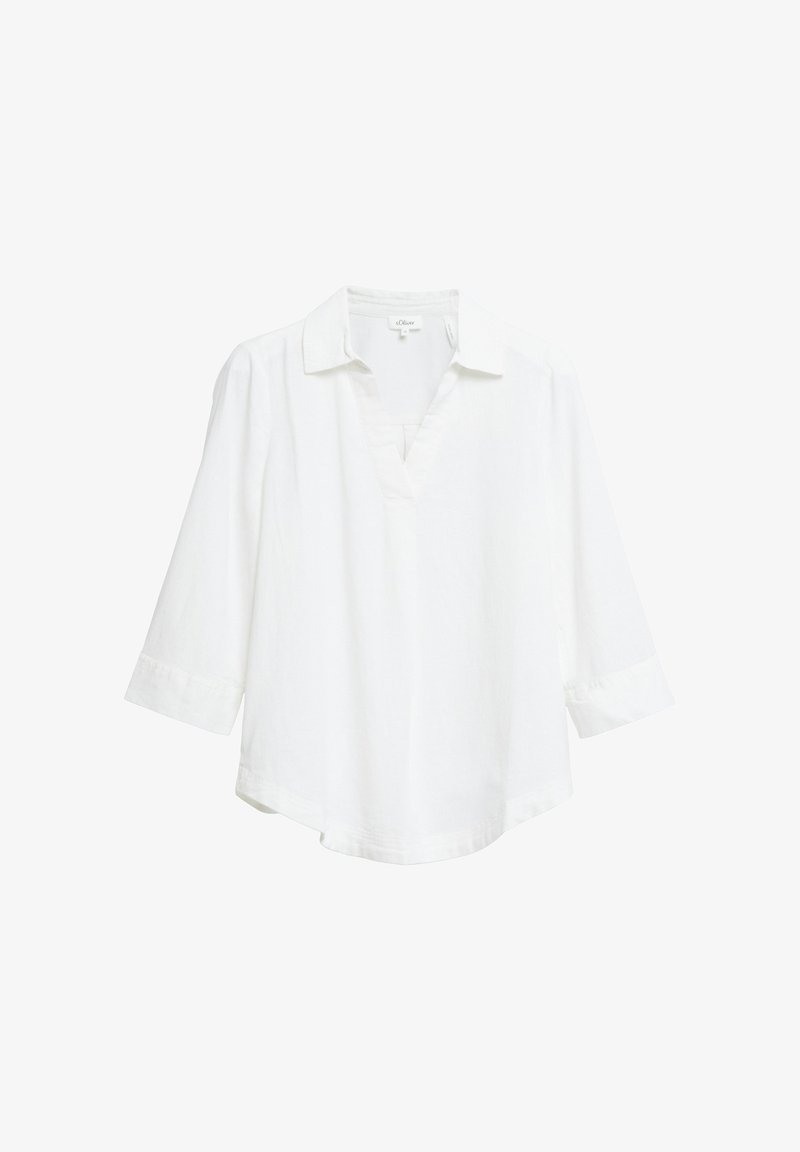 Blouse blanche à manches longues avec col, encolure en V et ourlet légèrement arrondi, présentée sur fond blanc.